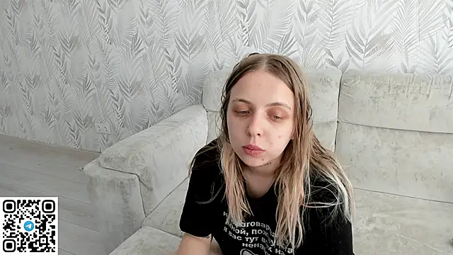 Snapshot of Alice_Halle chatting on June 20, 3:09 am Alice Halle online show from June 20, 3:09 am