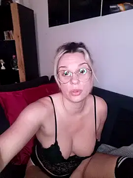 SpicyVicky online show from February 19, 6:55 am
