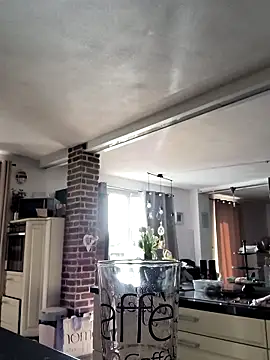 Snapshot of Linalicious chatting on March 27, 8:26 am Linalicious online show from March 27, 8:26 am