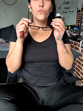 Linalicious online show from May 12, 10:45 am