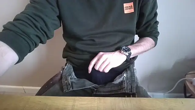 Snapshot of Michealtje85 chatting on February 24, 8:34 am Michealtje85 online show from February 24, 8:34 am