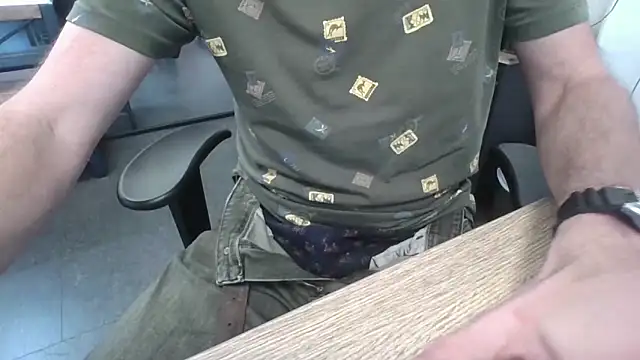 Snapshot of Michealtje85 chatting on March 9, 3:05 pm Michealtje85 online show from March 9, 3:05 pm