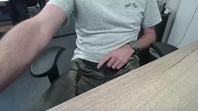 Snapshot of Michealtje85 chatting on March 13, 4:13 pm Michealtje85 online show from March 13, 4:13 pm