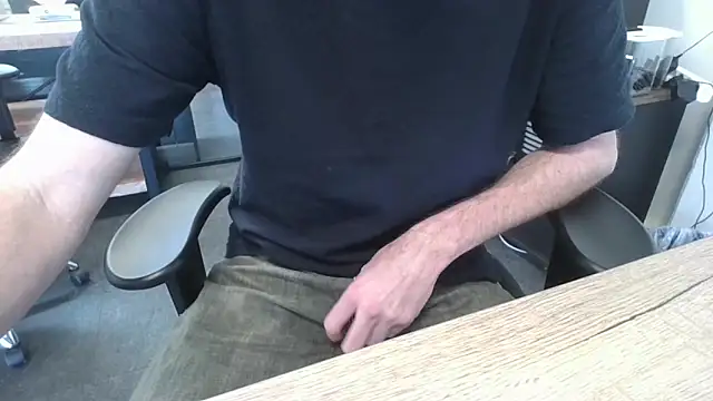 Snapshot of Michealtje85 chatting on April 7, 1:55 pm Michealtje85 online show from April 7, 1:55 pm