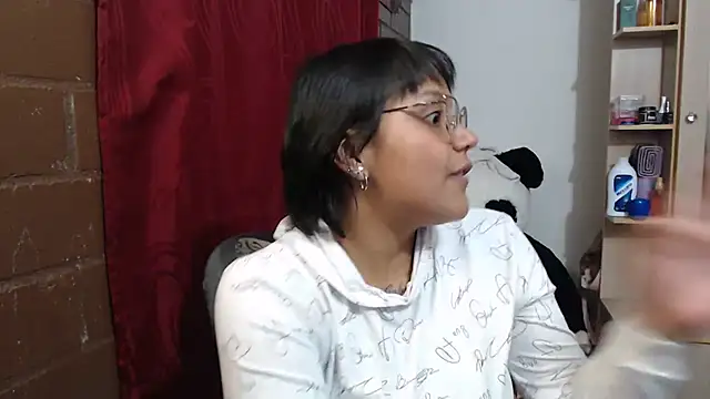 Snapshot of SWEETT_CORY chatting on April 6, 2:42 am SWEETT CORY online show from April 6, 2:42 am