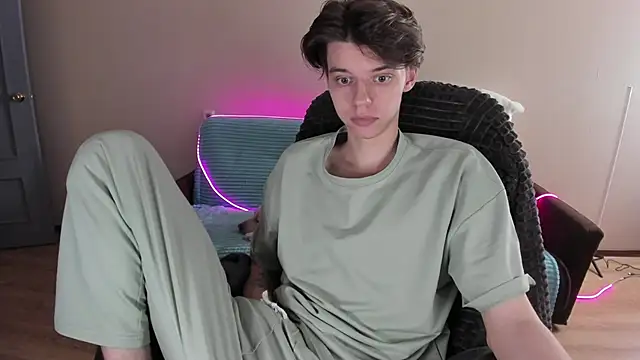 Liam sexy1 online show from December 26, 12:59 pm