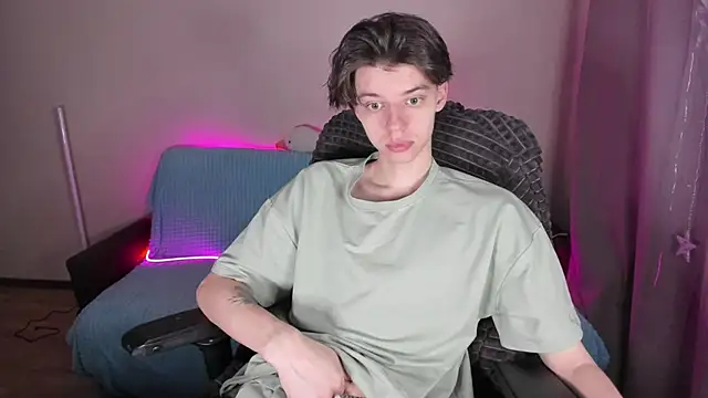 Liam sexy1 online show from March 13, 5:11 am