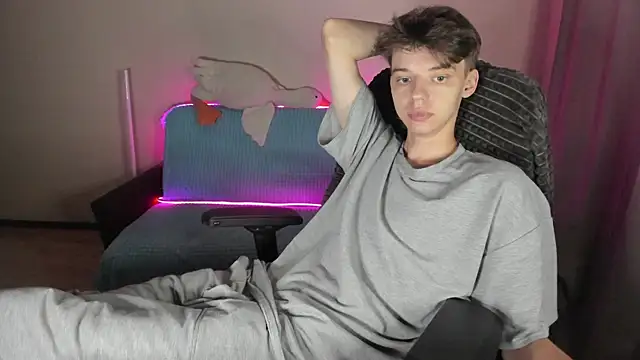 Liam sexy1 online show from September 22, 4:20 pm