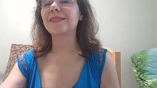 HollyJewel online show from June 17, 4:19 pm