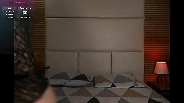 Snapshot of AliceBellamy chatting on March 24, 2:27 am AliceBellamy online show from March 24, 2:27 am