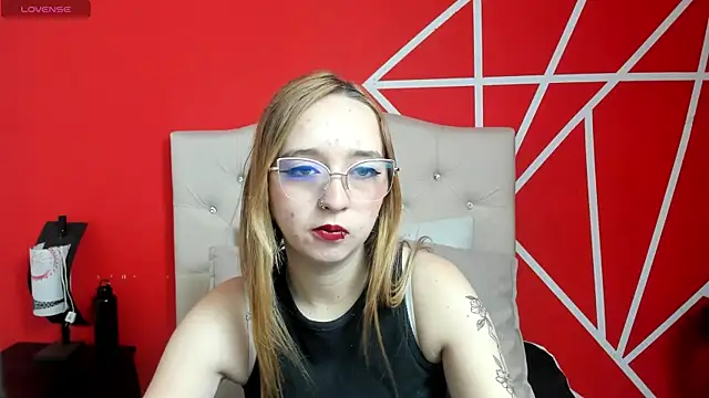 Liaroberts1 online show from January 23, 12:09 pm