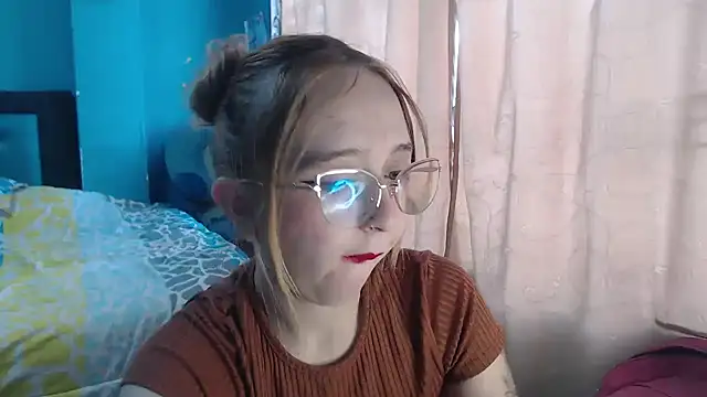 Liaroberts1 online show from January 29, 12:13 pm