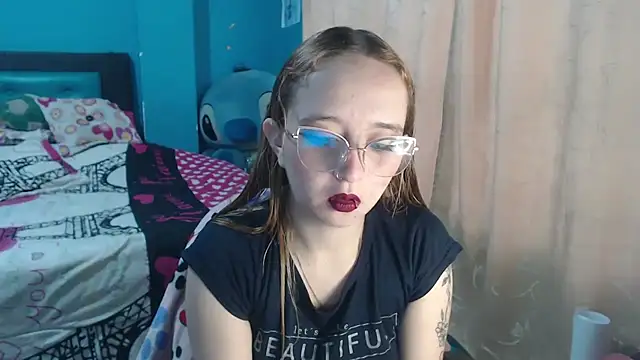 Liaroberts1 online show from February 12, 12:12 pm