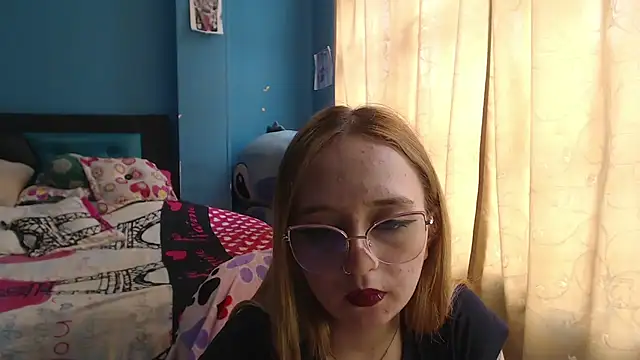 Liaroberts1 online show from February 12, 6:19 pm