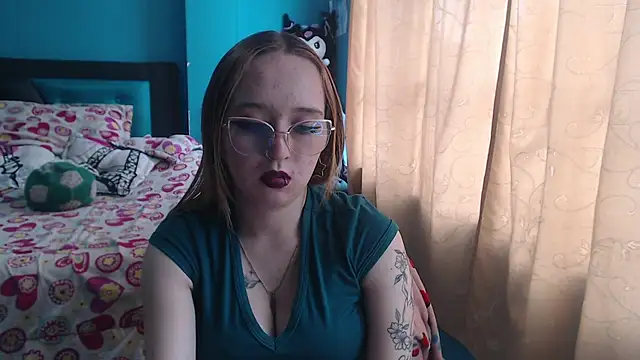 Liaroberts1 online show from March 4, 2:53 pm