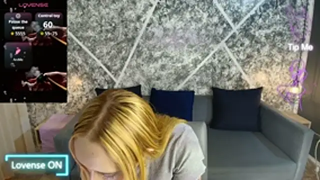 Liaroberts1 online show from July 17, 1:51 pm