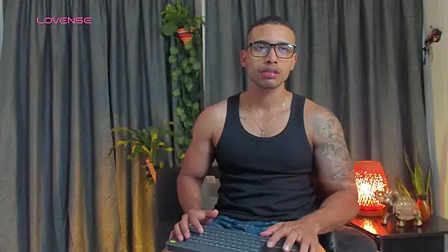 LincomAmith online show from September 18, 10:23 pm