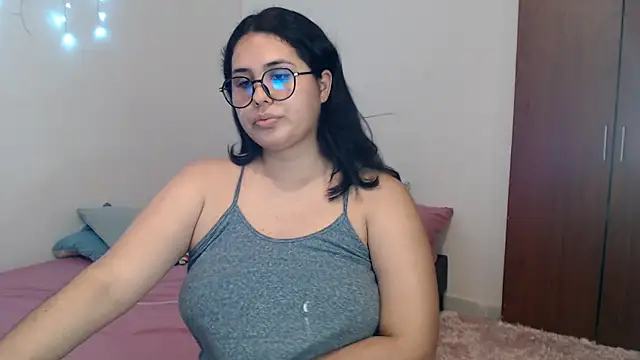 Snapshot of zaritagape21 chatting on October 8, 3:15 am zaritagape21 online show from October 8, 3:15 am