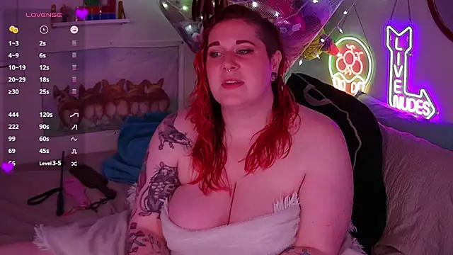 opalreigning online show from October 4, 10:46 am