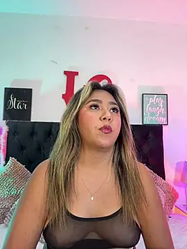 Snapshot of AriannaTorres chatting on February 16, 6:48 pm AriannaTorres online show from February 16, 6:48 pm