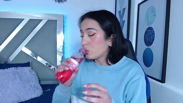 Snapshot of ZaraDames_ chatting on December 29, 5:53 am ZaraDames online show from December 29, 5:53 am