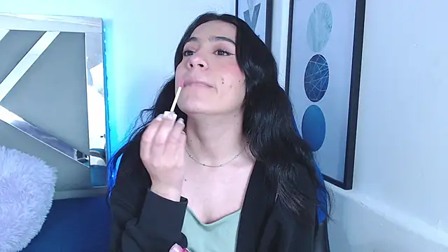 Snapshot of ZaraDames_ chatting on January 9, 5:02 am ZaraDames online show from January 9, 5:02 am