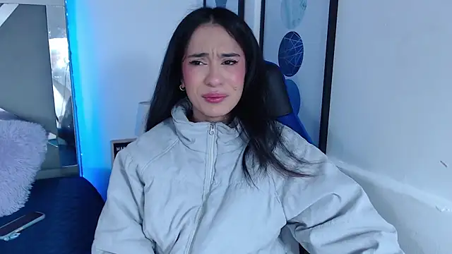 Snapshot of ZaraDames_ chatting on January 13, 5:33 am ZaraDames online show from January 13, 5:33 am