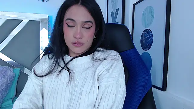 Snapshot of ZaraDames_ chatting on January 25, 5:29 am ZaraDames online show from January 25, 5:29 am