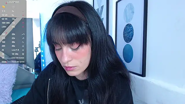 Snapshot of ZaraDames_ chatting on February 6, 5:25 am ZaraDames online show from February 6, 5:25 am