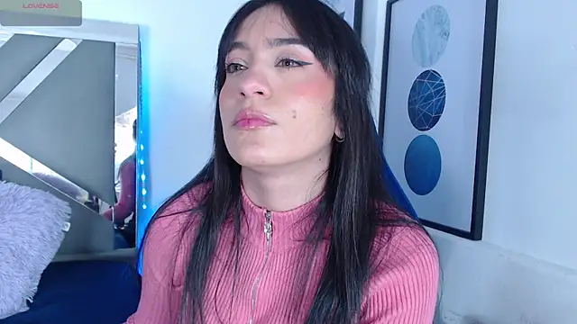 Snapshot of ZaraDames_ chatting on February 16, 6:21 am ZaraDames online show from February 16, 6:21 am