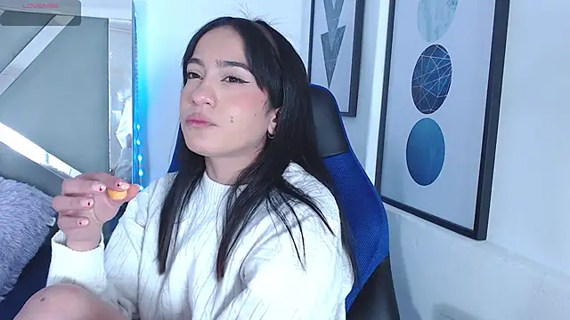 Snapshot of ZaraDames_ chatting on February 18, 8:59 am ZaraDames online show from February 18, 8:59 am