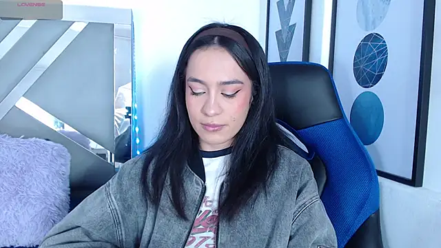 Snapshot of ZaraDames_ chatting on February 26, 4:25 am ZaraDames online show from February 26, 4:25 am