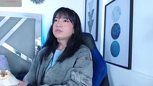 Snapshot of ZaraDames_ chatting on February 27, 5:02 am ZaraDames online show from February 27, 5:02 am