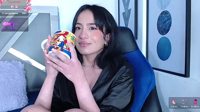 Snapshot of ZaraDames_ chatting on March 1, 8:13 am ZaraDames online show from March 1, 8:13 am