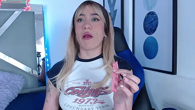 Snapshot of ZaraDames_ chatting on March 7, 4:46 am ZaraDames online show from March 7, 4:46 am