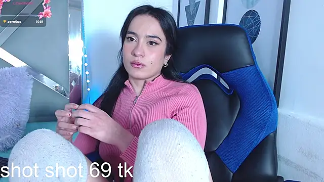 Snapshot of ZaraDames_ chatting on March 16, 9:05 am ZaraDames online show from March 16, 9:05 am