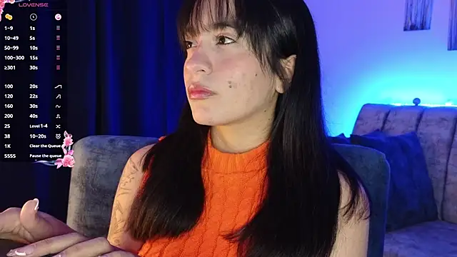 Snapshot of ZaraDames_ chatting on September 10, 2:22 am ZaraDames online show from September 10, 2:22 am