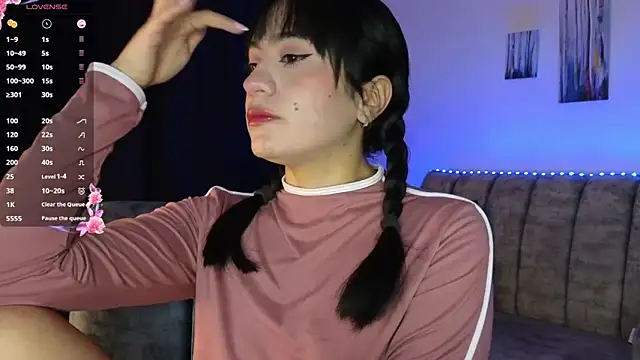 Snapshot of ZaraDames_ chatting on September 30, 3:33 am ZaraDames online show from September 30, 3:33 am