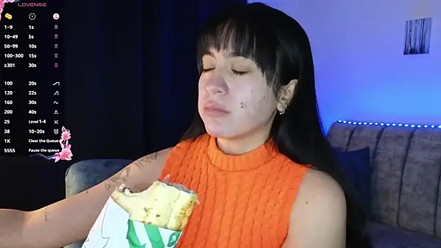 Snapshot of ZaraDames_ chatting on October 3, 3:14 am ZaraDames online show from October 3, 3:14 am