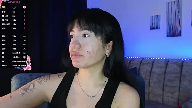 Snapshot of ZaraDames_ chatting on October 4, 2:53 am ZaraDames online show from October 4, 2:53 am