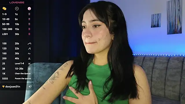 Snapshot of ZaraDames_ chatting on October 21, 3:18 am ZaraDames online show from October 21, 3:18 am