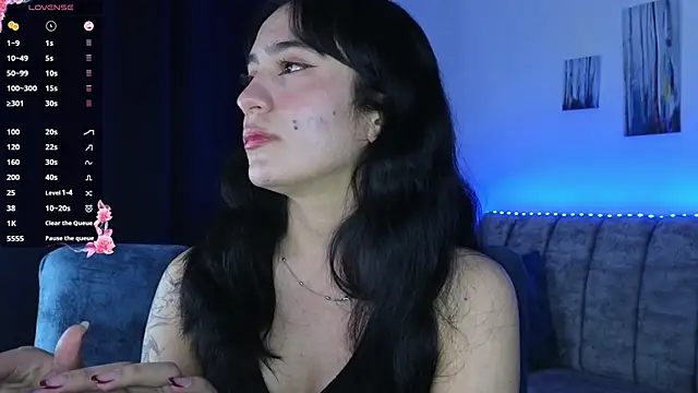 Snapshot of ZaraDames_ chatting on October 26, 3:01 am ZaraDames online show from October 26, 3:01 am