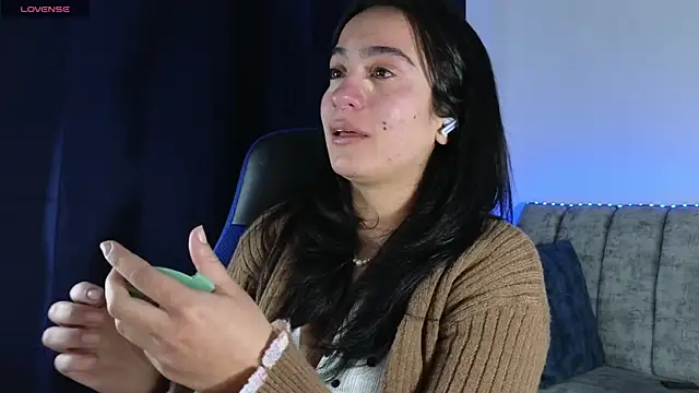 Snapshot of ZaraDames_ chatting on April 26, 5:27 am ZaraDames online show from April 26, 5:27 am
