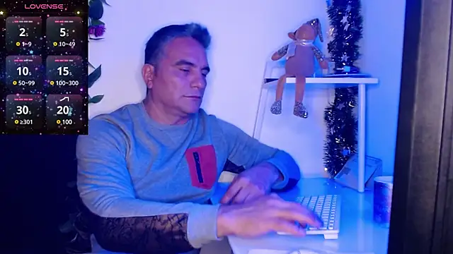 golden punisher online show from December 5, 5:15 am