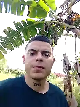 Snapshot of tonny_white chatting on October 23, 7:34 pm tonny white online show from October 23, 7:34 pm