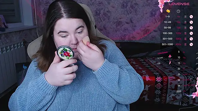 Estelle Hicks online show from November 18, 6:23 pm