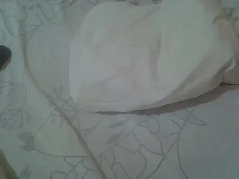 Snapshot of Sweet_crushy chatting on June 21, 1:03 pm Sweet crushy online show from June 21, 1:03 pm