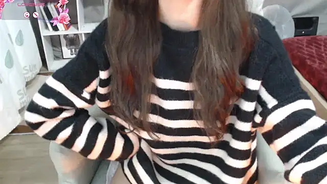Snapshot of _minji_bae chatting on December 14, 8:18 pm minji bae online show from December 14, 8:18 pm
