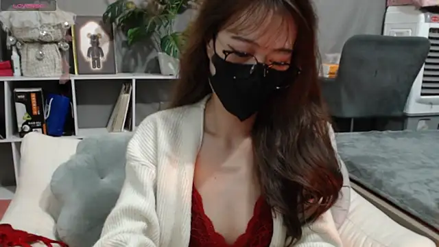 Snapshot of _minji_bae chatting on December 24, 7:28 am minji bae online show from December 24, 7:28 am