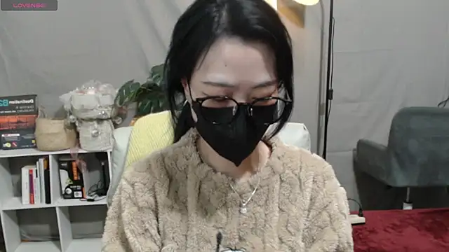 Snapshot of _minji_bae chatting on January 16, 7:10 pm minji bae online show from January 16, 7:10 pm